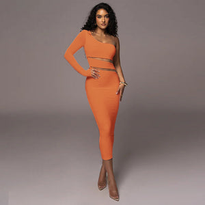 YL23488European and American Personalized Split One-Shoulder Dress 2023Autumn New Simple Sexy Cutout Hip Skirt